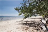 Cemara Beachfront Suite - homestay