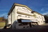 Albergo Ristorante Fratte Hotel in zona Piccolo Rifugio Fondazione di Culto e di Religione
