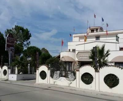 喜悅飯店 Riserva naturale Foce Volturno - Costa di Licola附近的飯店