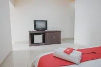 RedDoorz Premium @ Jalan Pal 10 Jambi Hotels in Kota Baru
