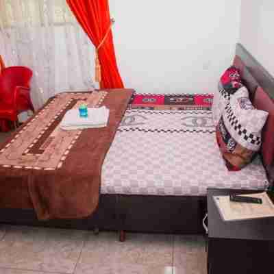 Evaville Hotel N Lounge Rooms