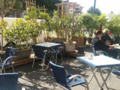 卡拉維勒酒店 里永酒店