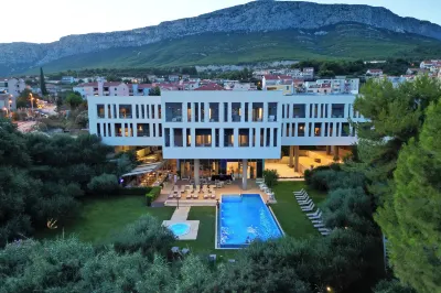 Hotel Salona Palace Hôtels à : 