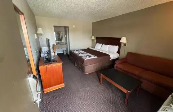 安尼斯頓牛津紅地毯旅館