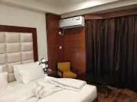Hotel Yatrik فنادق في Jhansi Rly. Settl