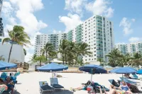 Tides Apt on Hollywood Beach - Sea View