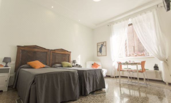 Maison Colosseo (Via dei Querceti 24)