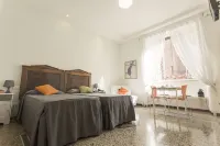 Maison Colosseo Guest House Via dei Querceti 24 Roma Hotel a Rione XIX Celio