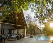 Leopard's Lair Bush Lodge - Infinity Pools