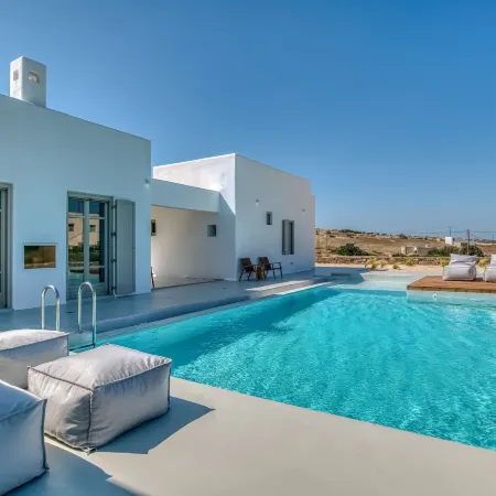 Lil Paros Luxury Suites