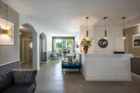 阿波斯托利花園飯店