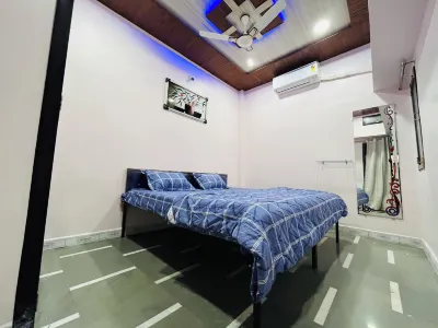 Shrilok Kutir Hotels in 