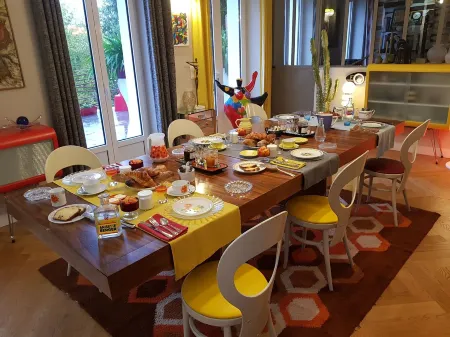 Le Jardin des Toiles Отели в г. Триель-Сюр-Сена