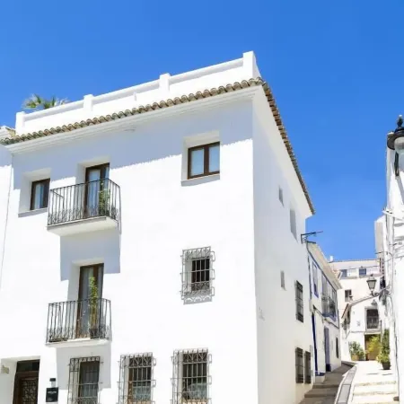 Moona Hostal Altea Отели в г. Альтеа