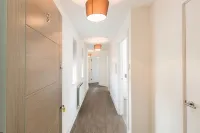 Abodebed Oval View Apartments - parking
