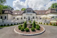 Batthyány Kastélyszálló Hotels in Zalacsány
