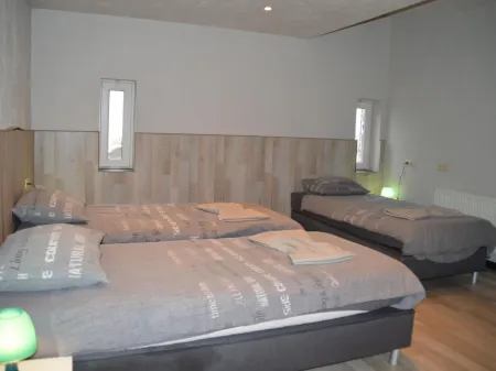 Verviers Villa with Sauna Отели в г. Вервье