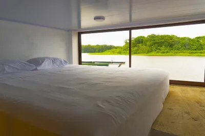 Pura Natura Riverside Hotels in Limon