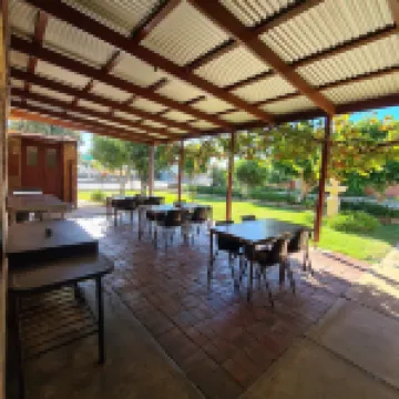 Wentworth Central Motor Inn