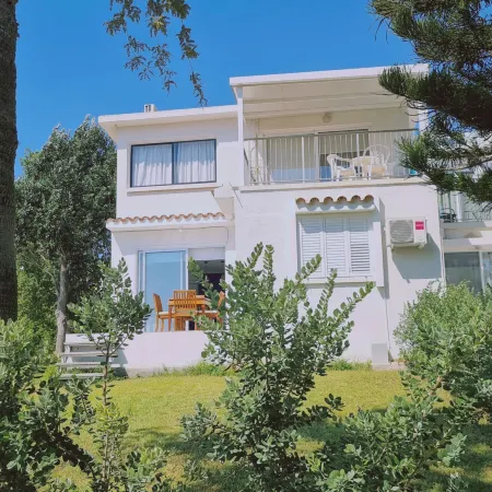16 Pro - Stay Elias Garden Apartment