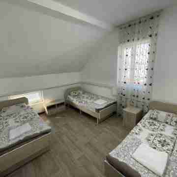 Bishkek Backpackers Rooms