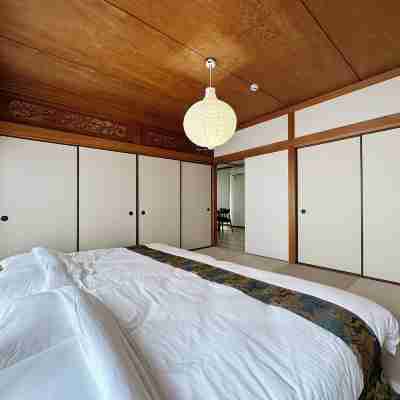 Eight Valley Nakamachi Rooms