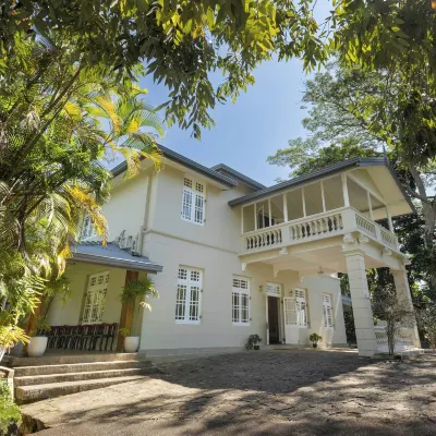 Mount Frenion Manor by Seven Angels Kandy Hotels near Lankatilaka Temple