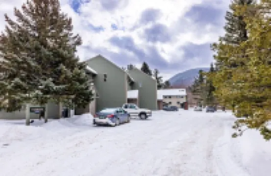 Telemark 5 4 Bedroom Condo by RedAwning