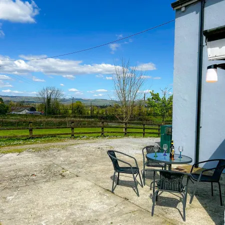 Lisheenbawn Farmhouse Farranfore by Trident Holiday Homes