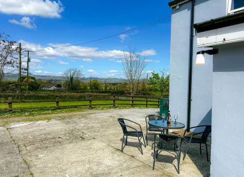 Lisheenbawn Farmhouse Farranfore by Trident Holiday Homes - 2-Star