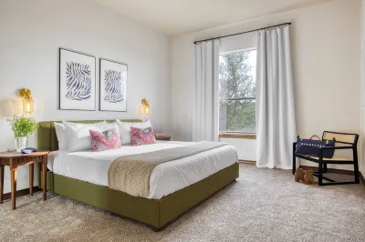 Hudson by AvantStay Magnificent Home w Beautiful Views Multiple Living Areas Pool Games