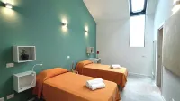 Bed & Bike Hostel - Hostels