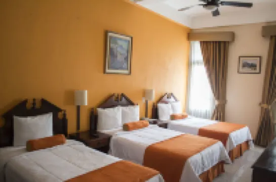 Hotel Royal Palace Hotel berhampiran Catedral Metropolitana de Santiago de Guatemala