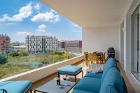 Lagos Marina View 1 With Pool by Homing Hotel a Bensafrim