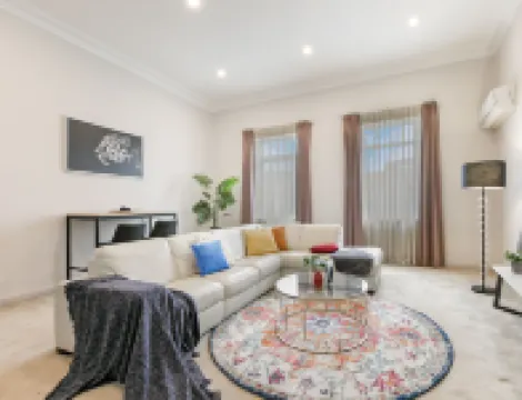 Kozyguru | Leichhardt | Cozy Holiday 3 Bed Home + Free Parking Hotels in Leichhardt