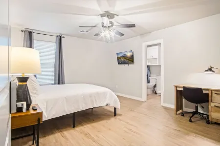 Spacious 5-bedroom for Families Groups Отели в г. Бетани