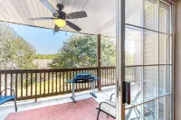 Convenient main-level condo with washer/dryer, central AC - close to attractions