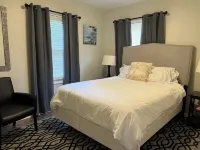 Irish Haven! Spacious 5-bedroom house with AC and WiFi! Walk to Notre Dame! Hotels near Gwen Stiver Park