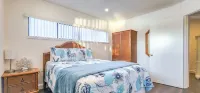 Cozy , Pet Friendly 2 Bedroom / 1 Bathroom, Just 5 minutes from the Beach! Hotels near Mahuffer's