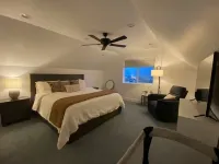 Sleeps 20+, Fire Pit, Game Room, Ideal Beach Pass, Private Hot tub