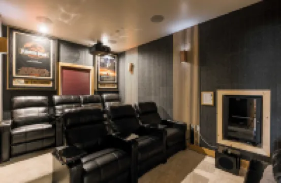 Coyote Moon by AvantStay Cabin WSauna Mins from DT Truckee NorthStar