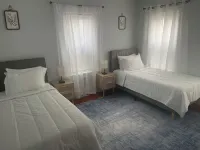 Charming 2-bedroom apartment in nice Sharon with WiFi, AC near Gillette Stadium Hotels in Sharon