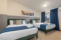 Westside Den Hotels near Log House Museum