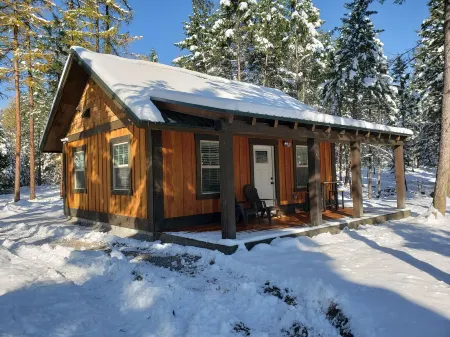 Whispering Pines Cabin Rentals Отели в г. Лейксайд