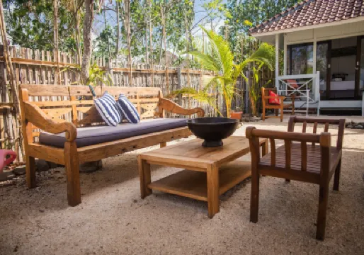 The High Dive Gili Gede Hotel berhampiran Desert Point