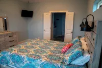 Charming 3-bedroom house W/ Great Deck and Ocean views in fabulous Crystal Beach