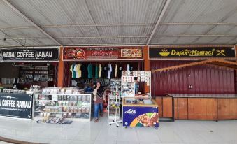 OYO Homes 91248 Desa Wisata Banding Agung Danau Ranau