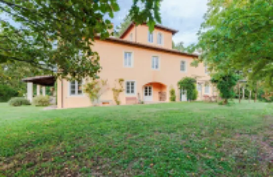 Orentano的Villa Drago