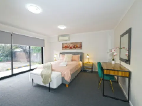 寵物友好的林伍德三卧室家庭停車場 靈伍德酒店