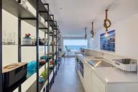 Superb Seafront Family Apartment by Buena Vista - 4 ดาว